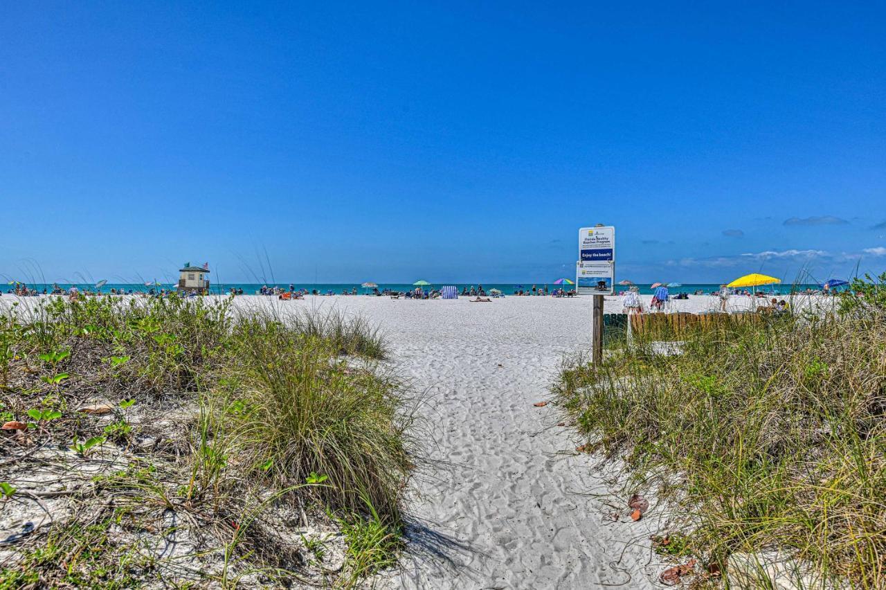 Lido Key Hideout With Patio And Yard And Walk To Beach! Sarasota Zewnętrze zdjęcie
